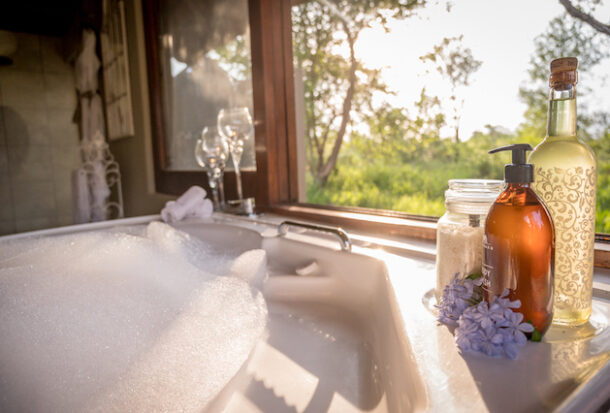 Kambuka-Thatched-suite-2