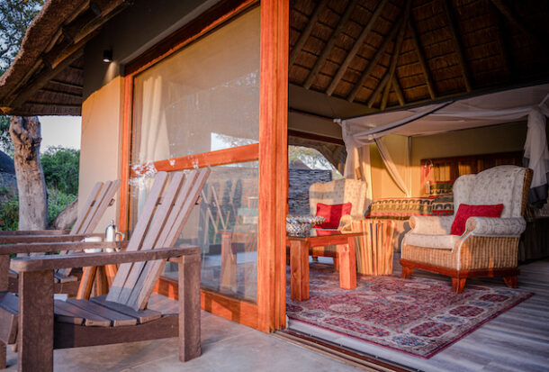 Kambuka-Thatched-suite-3