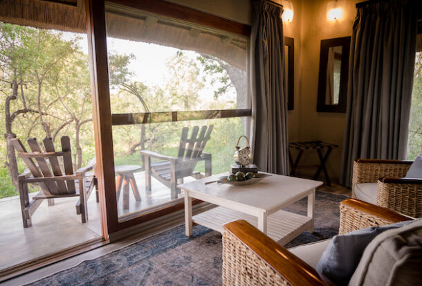 Kambuka-Thatched-suite-4
